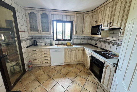 Middle Floor Apartment in Estepona, Cancelada – 2 beds – 295000 € - photo 84 of 90