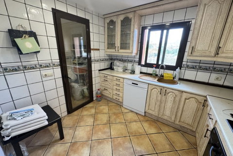 Middle Floor Apartment in Estepona, Cancelada – 2 beds – 295000 € - photo 32 of 90