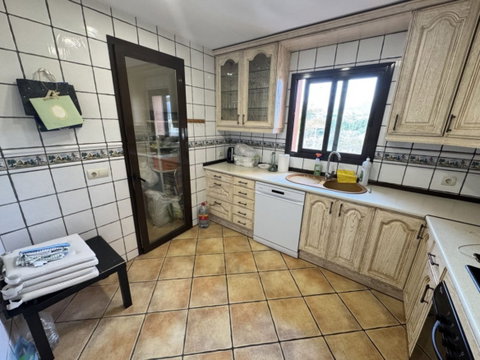 Middle Floor Apartment in Estepona, Cancelada – 2 beds – 295000 € - photo 74 of 90