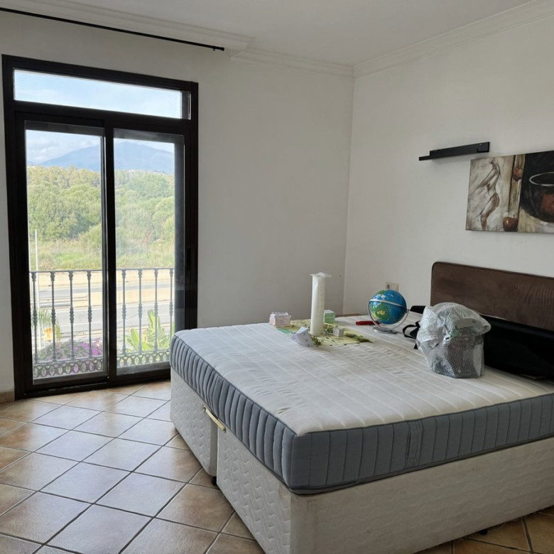 Middle Floor Apartment in Estepona, Cancelada – 2 beds – 295000 € - photo 55 of 90