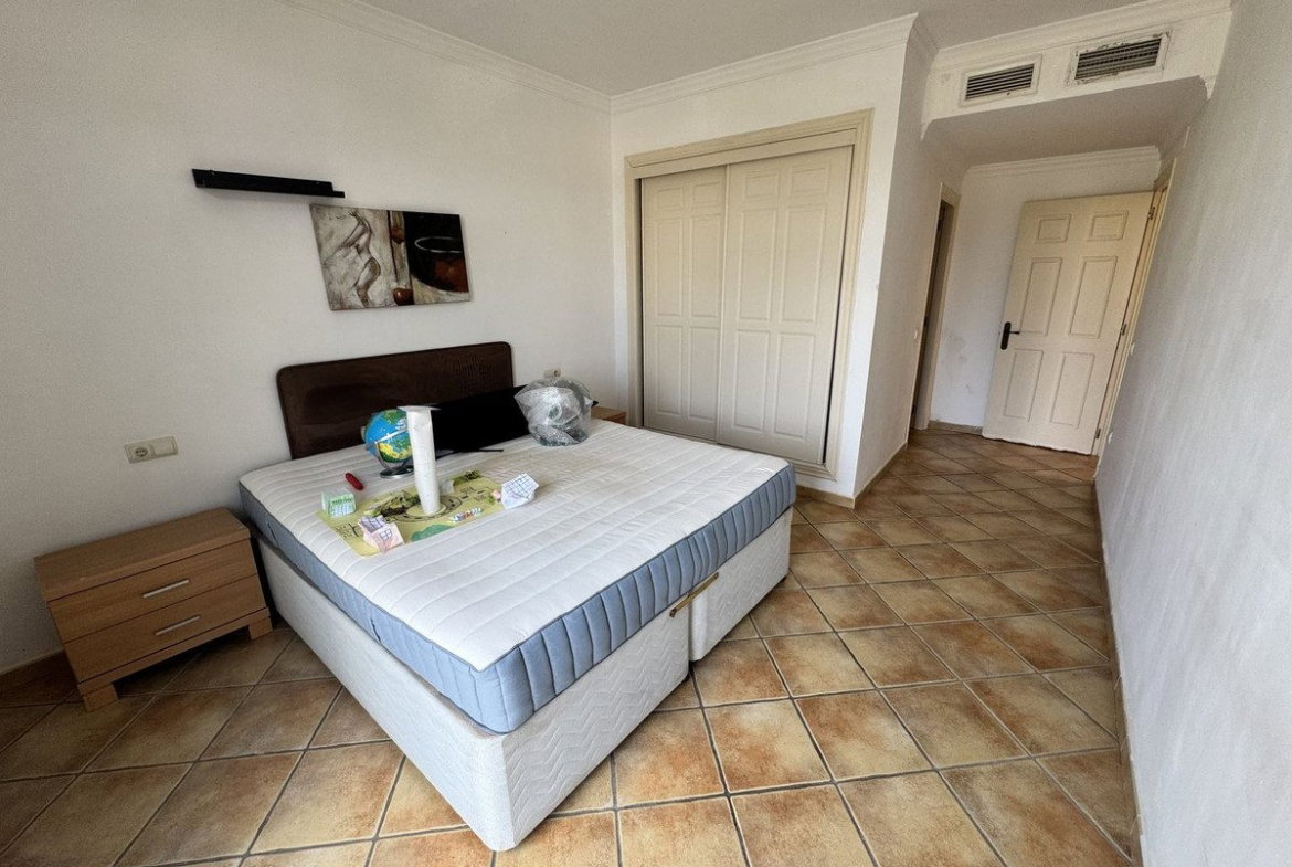 Middle Floor Apartment in Estepona, Cancelada – 2 beds – 295000 € - photo 60 of 90