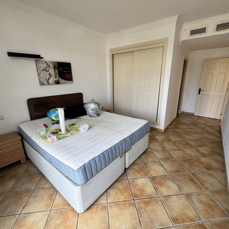 Middle Floor Apartment in Estepona, Cancelada – 2 beds – 295000 € - photo 70 of 90