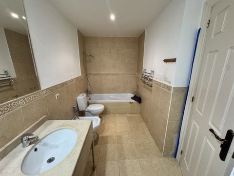 Middle Floor Apartment in Estepona, Cancelada – 2 beds – 295000 € - photo 89 of 90