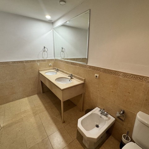 Middle Floor Apartment in Estepona, Cancelada – 2 beds – 295000 € - photo 51 of 90