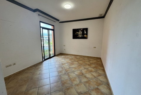 Middle Floor Apartment in Estepona, Cancelada – 2 beds – 295000 € - photo 27 of 90