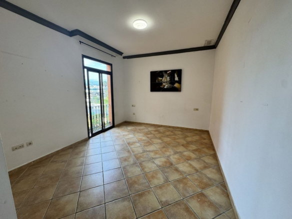 Middle Floor Apartment in Estepona, Cancelada – 2 beds – 295000 € - photo 66 of 90