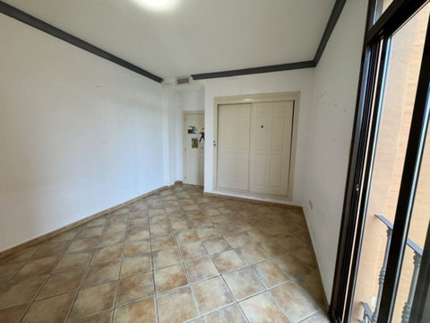 Middle Floor Apartment in Estepona, Cancelada – 2 beds – 295000 € - photo 52 of 90