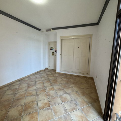 Middle Floor Apartment in Estepona, Cancelada – 2 beds – 295000 € - photo 59 of 90