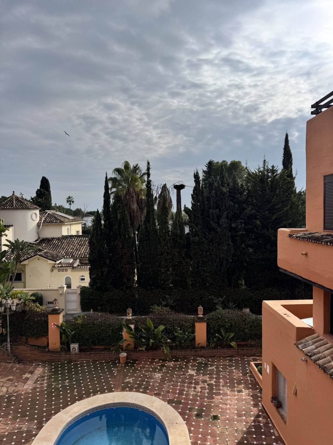 Middle Floor Apartment in Estepona, Cancelada – 2 beds – 295000 € - photo 81 of 90