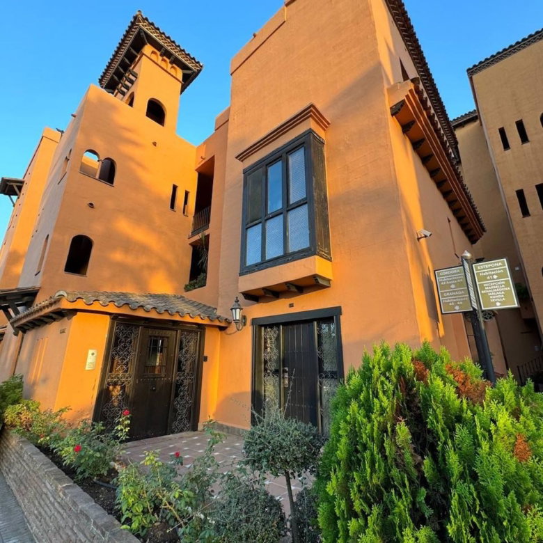 Middle Floor Apartment in Estepona, Cancelada – 2 beds – 295000 € - photo 87 of 90