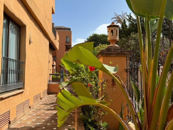 Middle Floor Apartment in Estepona, Cancelada – 2 beds – 295000 € - photo 82 of 90