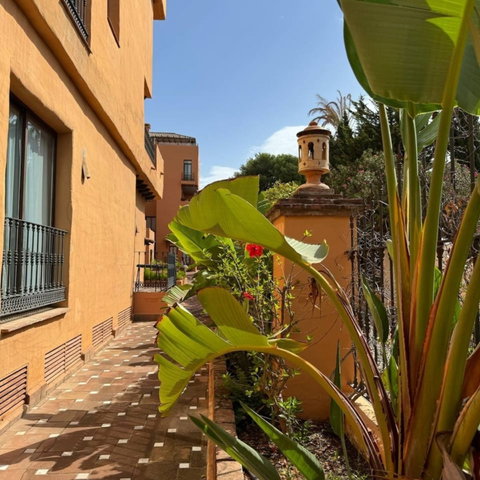 Middle Floor Apartment in Estepona, Cancelada – 2 beds – 295000 € - photo 22 of 90
