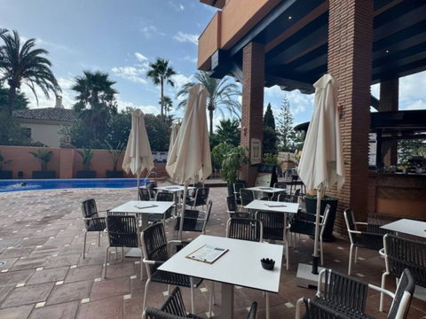 Middle Floor Apartment in Estepona, Cancelada – 2 beds – 295000 € - photo 38 of 90