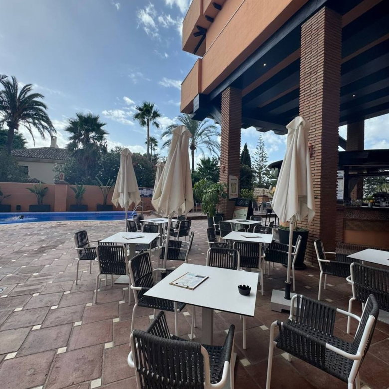 Middle Floor Apartment in Estepona, Cancelada – 2 beds – 295000 € - photo 72 of 90