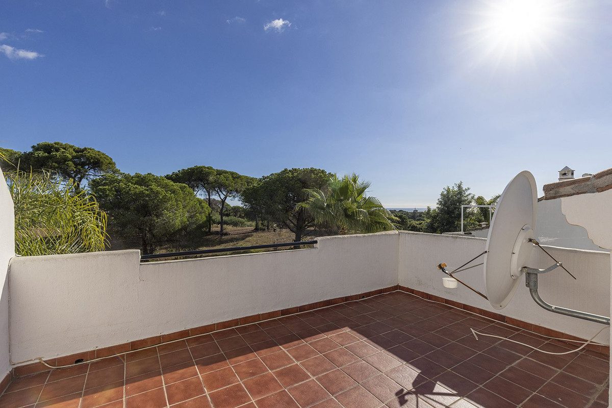 Townhouse in Marbella, Costa del Sol – 3 beds – 695000 € - photo 4 of 56