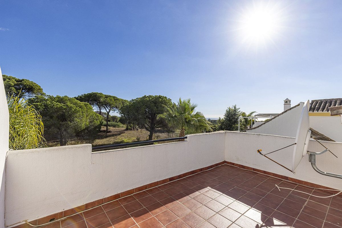 Townhouse in Marbella, Costa del Sol – 3 beds – 695000 € - photo 5 of 56