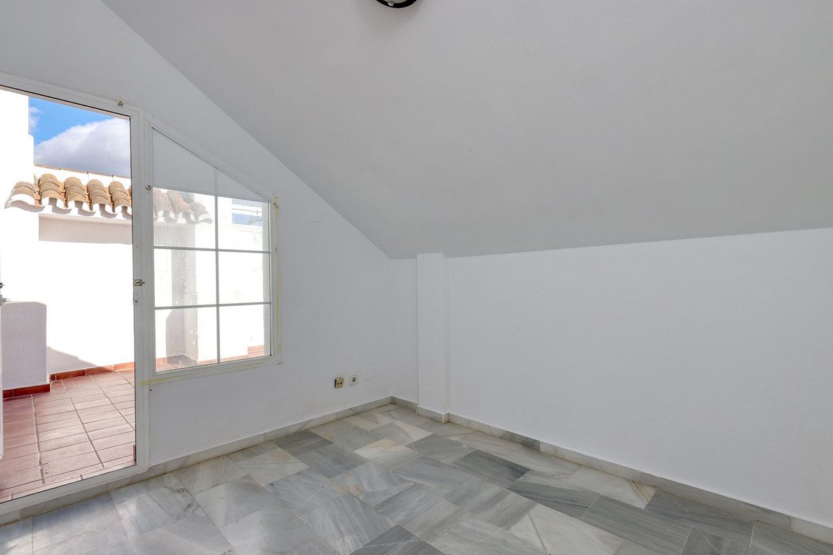 Townhouse in Marbella, Costa del Sol – 3 beds – 695000 € - photo 8 of 56
