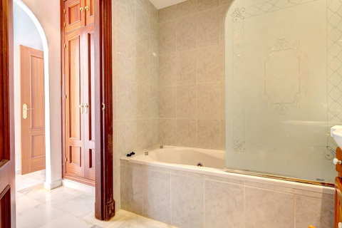 Townhouse in Marbella, Costa del Sol – 3 beds – 695000 € - photo 21 of 56