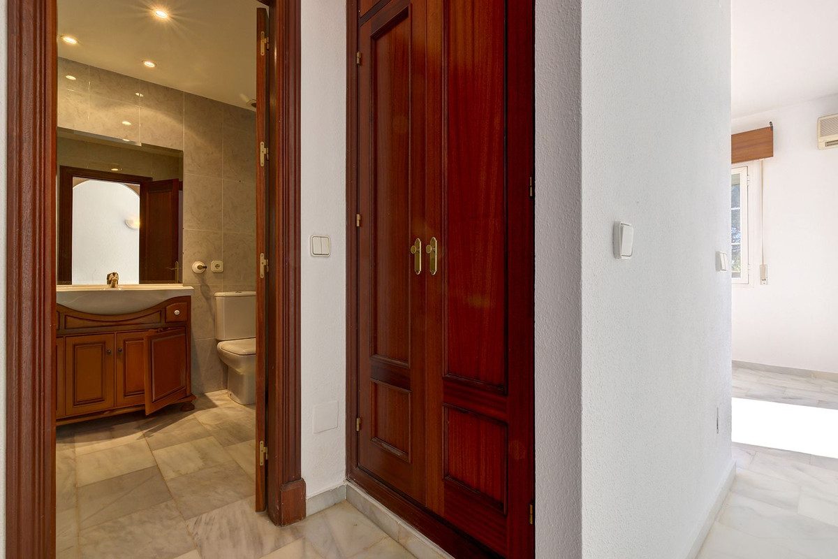Townhouse in Marbella, Costa del Sol – 3 beds – 695000 € - photo 22 of 56
