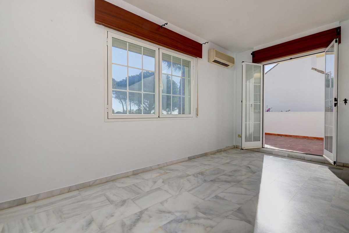 Townhouse in Marbella, Costa del Sol – 3 beds – 695000 € - photo 25 of 56
