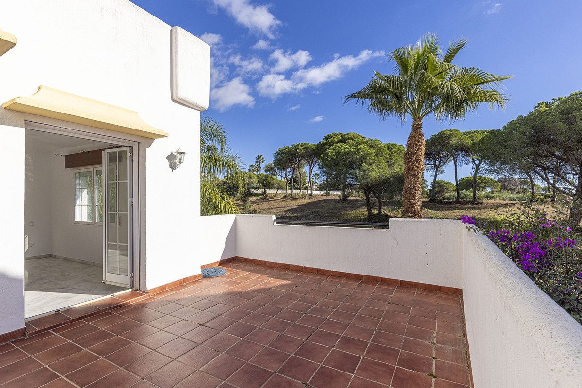 Townhouse in Marbella, Costa del Sol – 3 beds – 695000 € - photo 27 of 56