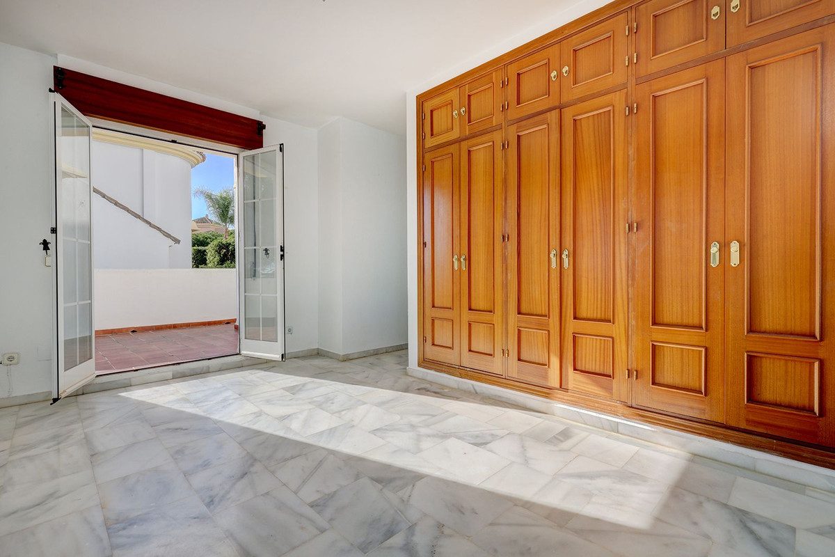 Townhouse in Marbella, Costa del Sol – 3 beds – 695000 € - photo 30 of 56