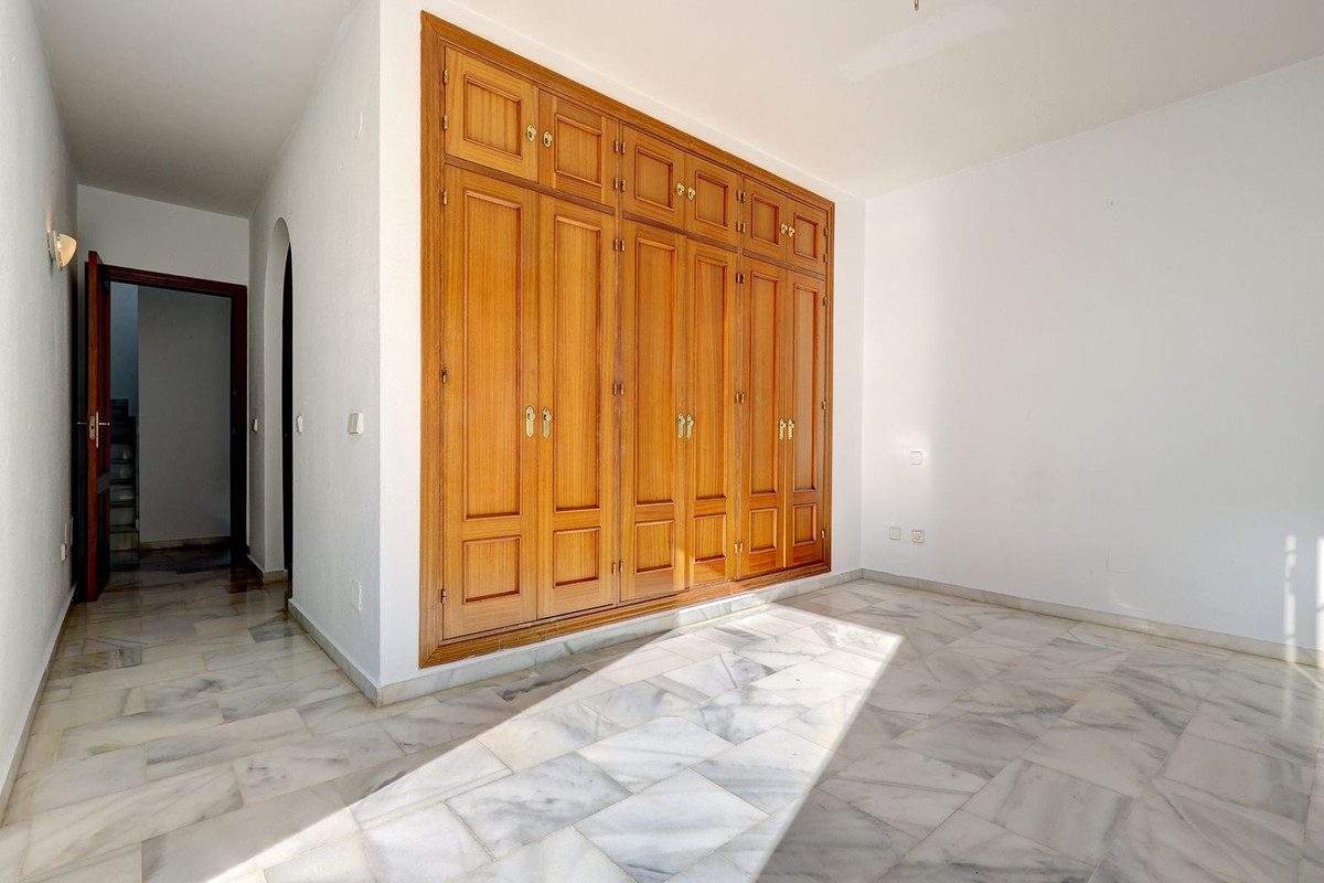 Townhouse in Marbella, Costa del Sol – 3 beds – 695000 € - photo 31 of 56