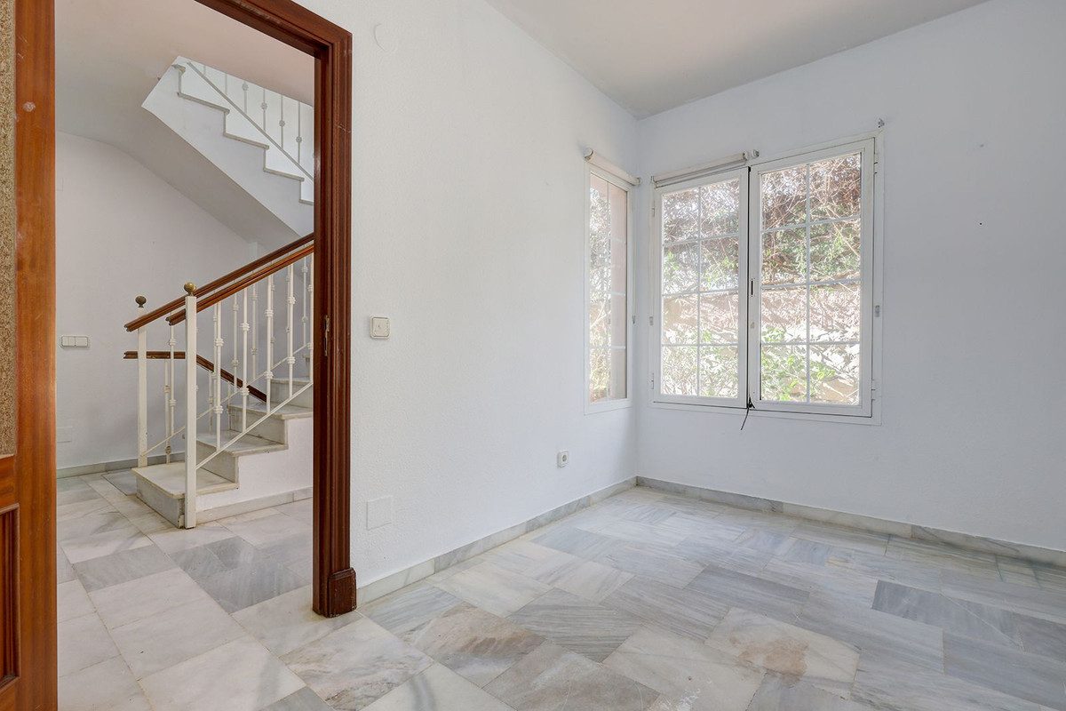 Townhouse in Marbella, Costa del Sol – 3 beds – 695000 € - photo 33 of 56