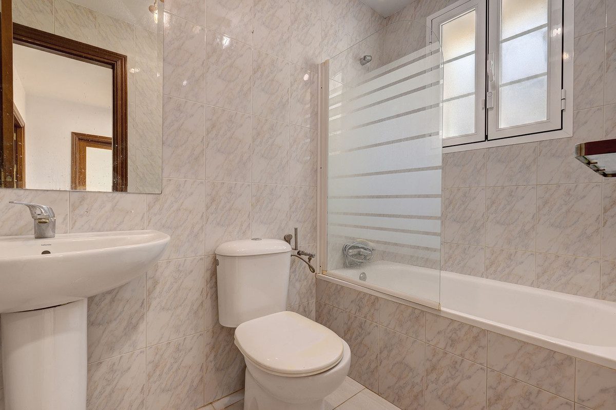 Townhouse in Marbella, Costa del Sol – 3 beds – 695000 € - photo 34 of 56