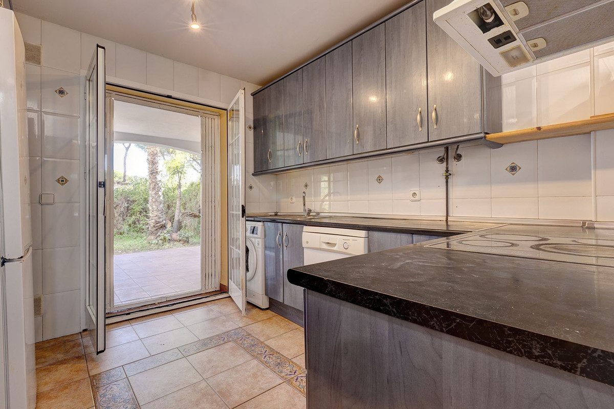 Townhouse in Marbella, Costa del Sol – 3 beds – 695000 € - photo 43 of 56
