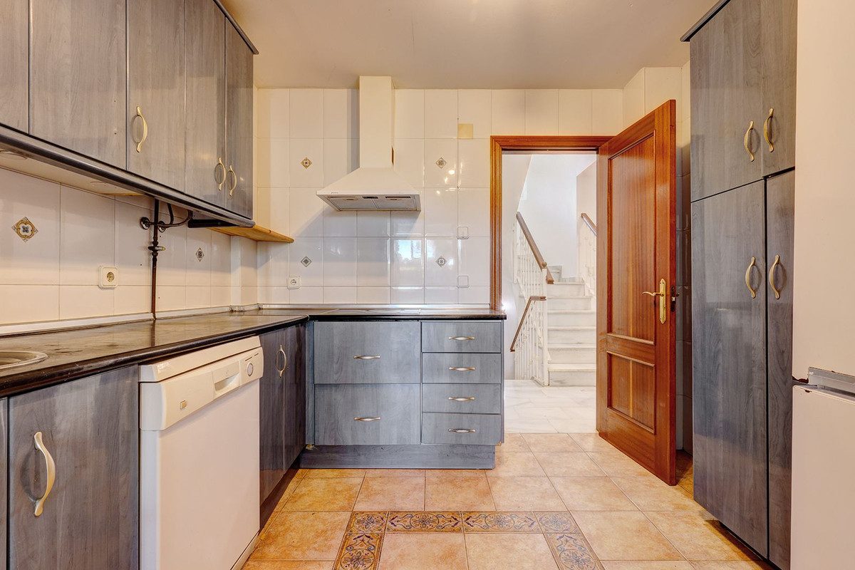 Townhouse in Marbella, Costa del Sol – 3 beds – 695000 € - photo 44 of 56