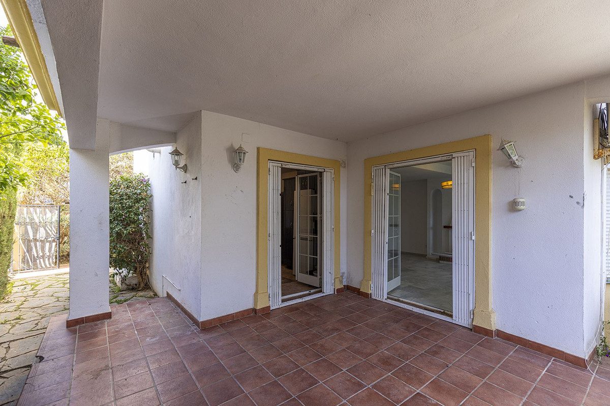 Townhouse in Marbella, Costa del Sol – 3 beds – 695000 € - photo 47 of 56