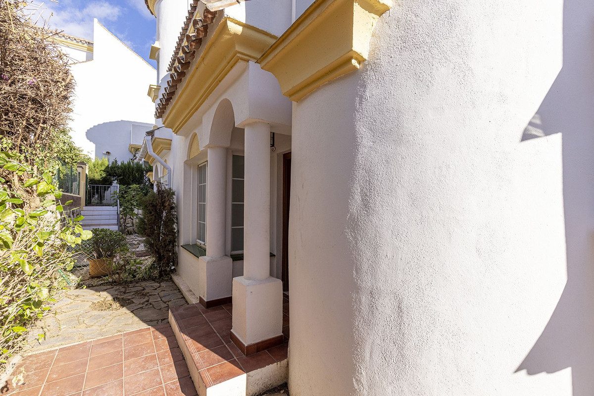 Townhouse in Marbella, Costa del Sol – 3 beds – 695000 € - photo 49 of 56