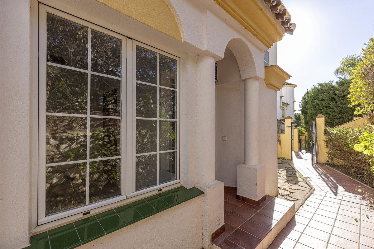 Townhouse in Marbella, Costa del Sol – 3 beds – 695000 € - photo 50 of 56