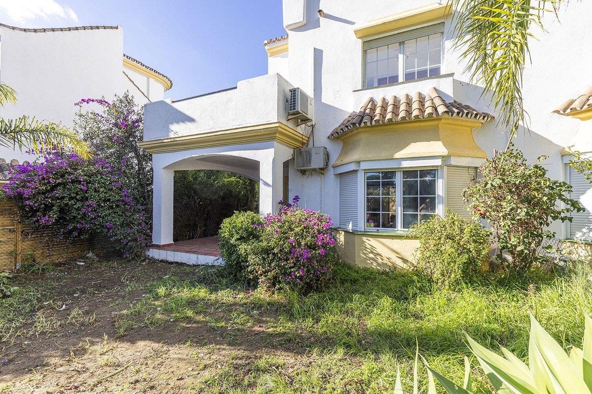 Townhouse in Marbella, Costa del Sol – 3 beds – 695000 € - photo 51 of 56
