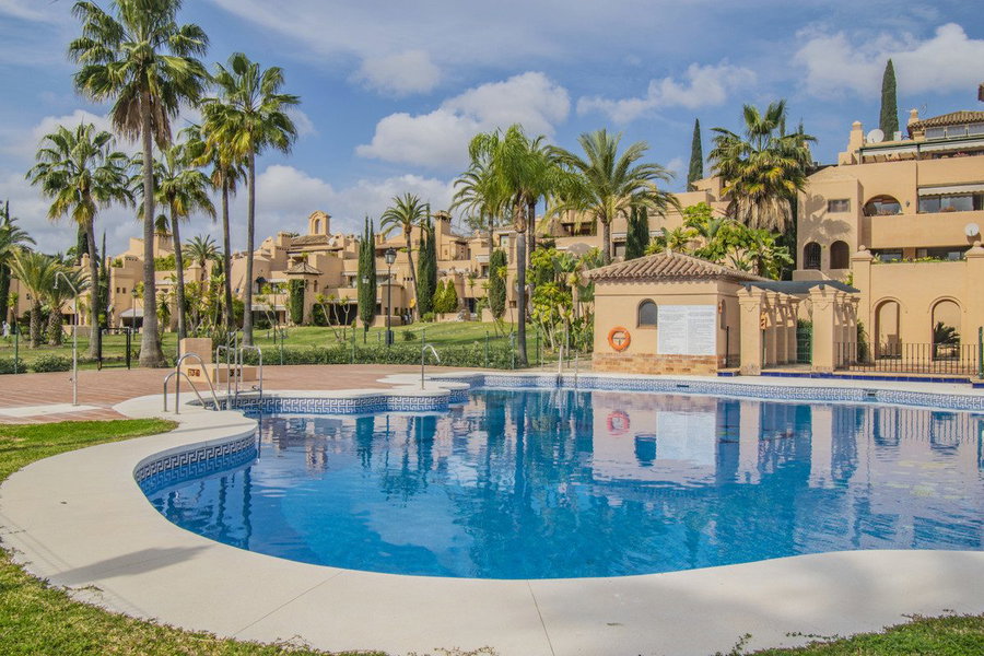 Ground Floor Apartment in Estepona, Costa del Sol – 2 beds – 550000 € - photo 1 of 34