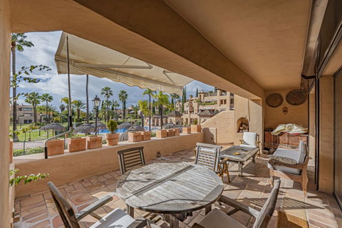Ground Floor Apartment in Estepona, Costa del Sol – 2 beds – 550000 € - photo 4 of 34