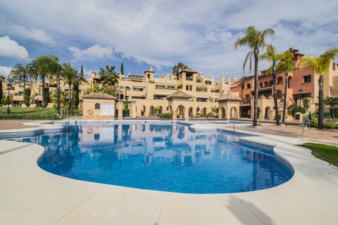 Ground Floor Apartment in Estepona, Costa del Sol – 2 beds – 550000 € - photo 27 of 34