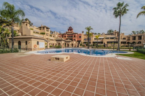 Ground Floor Apartment in Estepona, Costa del Sol – 2 beds – 550000 € - photo 28 of 34