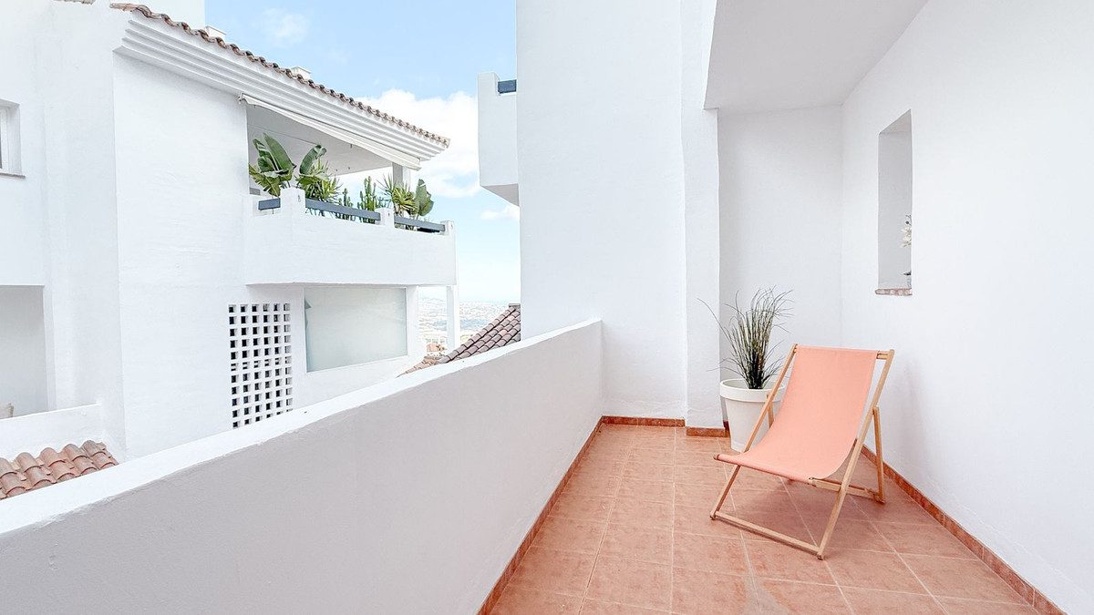 Middle Floor Apartment in Marbella, Costa del Sol – 3 beds – 475000 € - photo 16 of 38