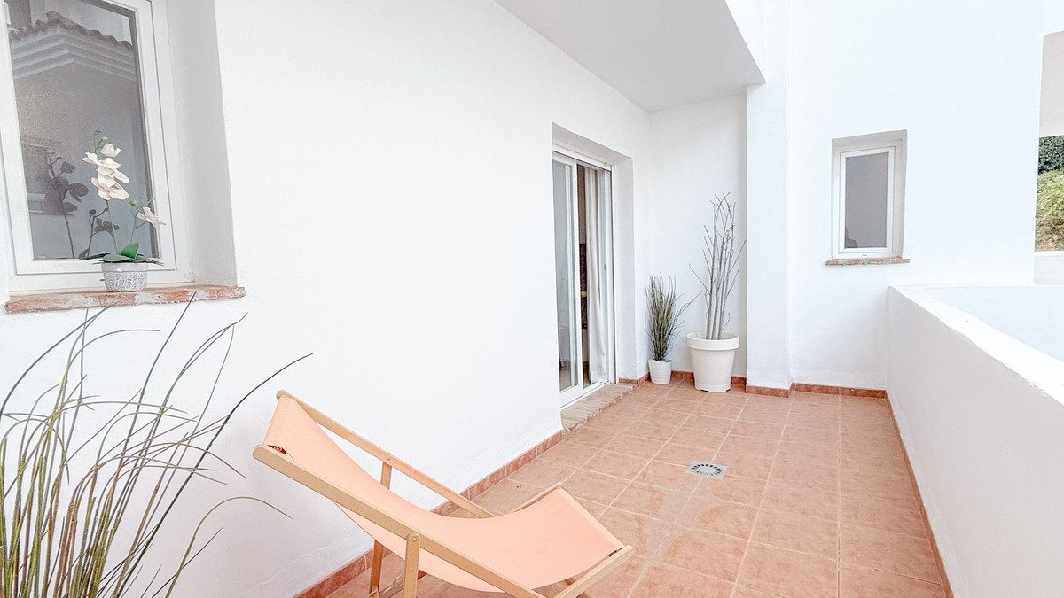 Middle Floor Apartment in Marbella, Costa del Sol – 3 beds – 475000 € - photo 17 of 38