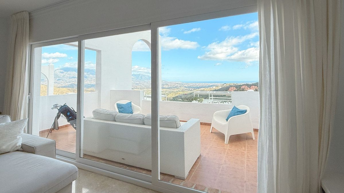Middle Floor Apartment in Marbella, Costa del Sol – 3 beds – 475000 € - photo 25 of 38