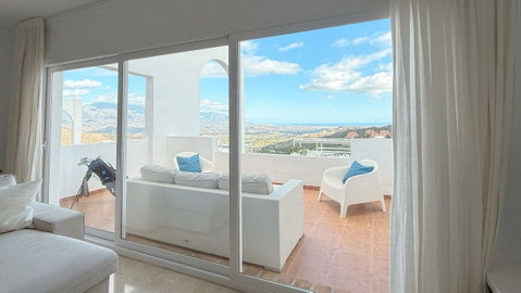Middle Floor Apartment in Marbella, Costa del Sol – 3 beds – 475000 € - photo 25 of 38