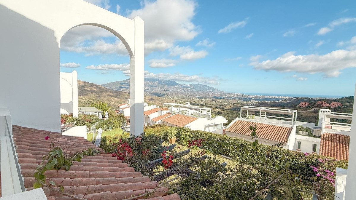 Middle Floor Apartment in Marbella, Costa del Sol – 3 beds – 475000 € - photo 30 of 38