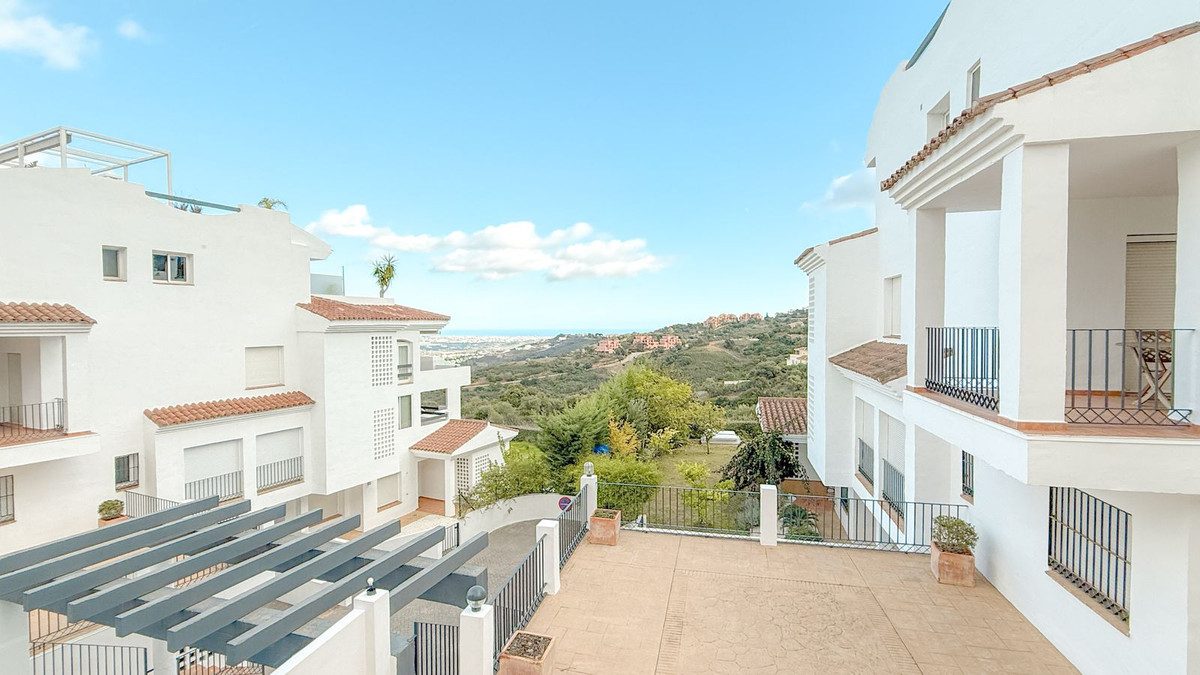 Middle Floor Apartment in Marbella, Costa del Sol – 3 beds – 475000 € - photo 35 of 38