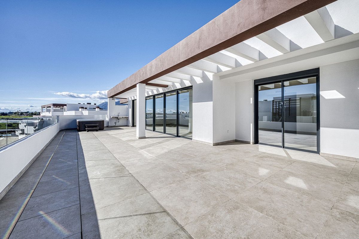 Penthouse in Estepona, Costa del Sol – 3 beds – 1150000 € - photo 14 of 60