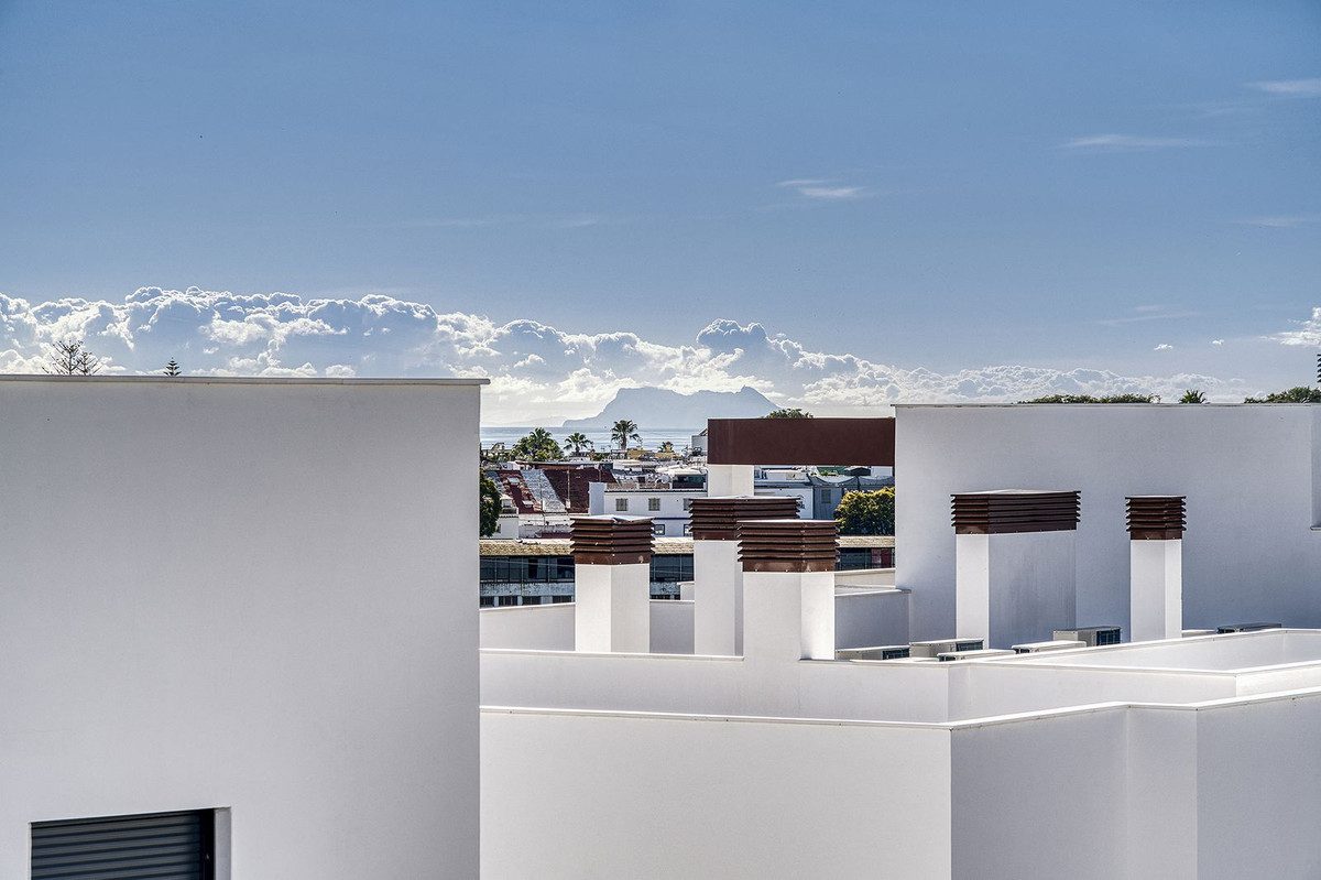 Penthouse in Estepona, Costa del Sol – 3 beds – 1150000 € - photo 16 of 60