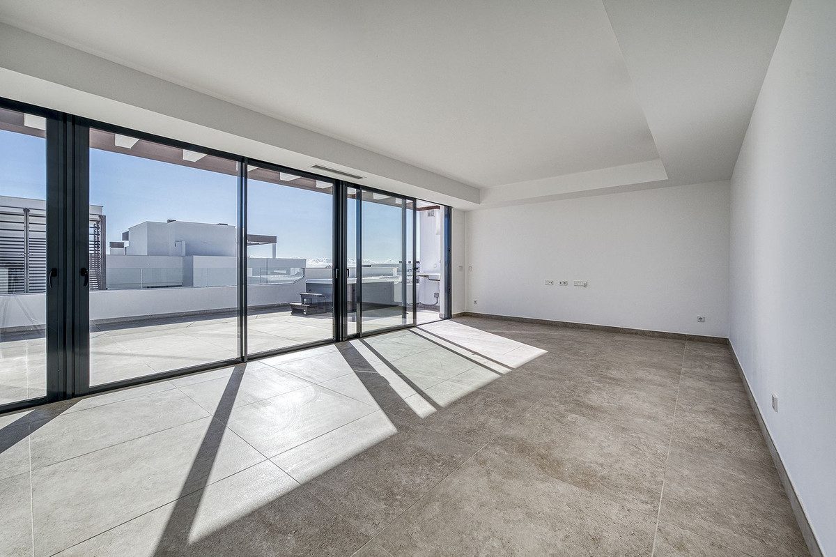 Penthouse in Estepona, Costa del Sol – 3 beds – 1150000 € - photo 17 of 60