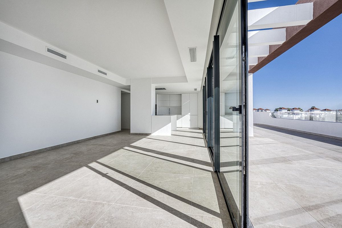 Penthouse in Estepona, Costa del Sol – 3 beds – 1150000 € - photo 18 of 60