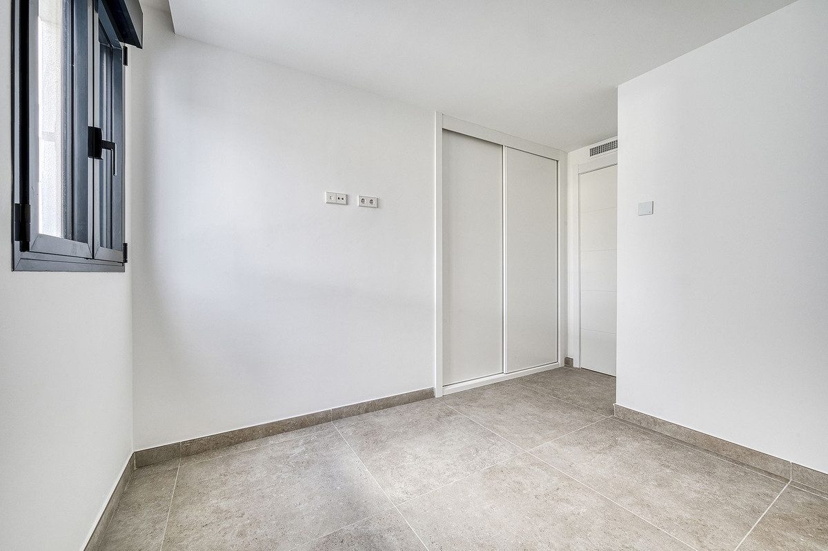 Penthouse in Estepona, Costa del Sol – 3 beds – 1150000 € - photo 24 of 60